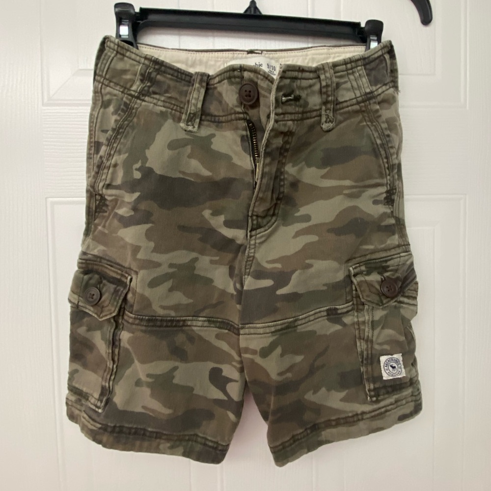 Abercrombie camo cargo shorts